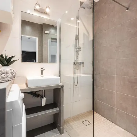 Flatbook - Old Town Sw Ducha Comfort *